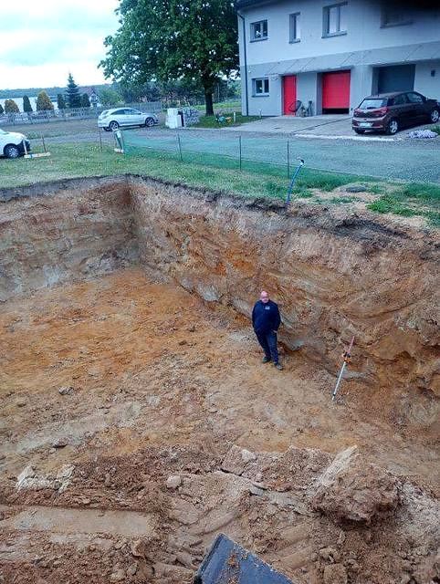 Głęboki wykop pod fundamenty